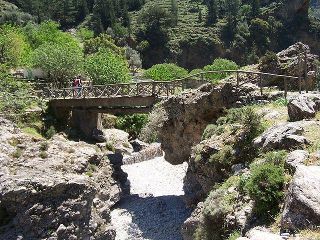 Samaria bro over flod